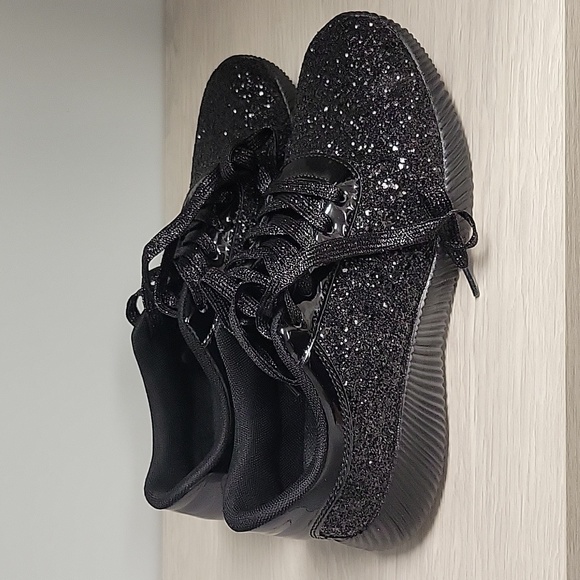 Women's 11 black sequin shoes - Picture 2 of 7